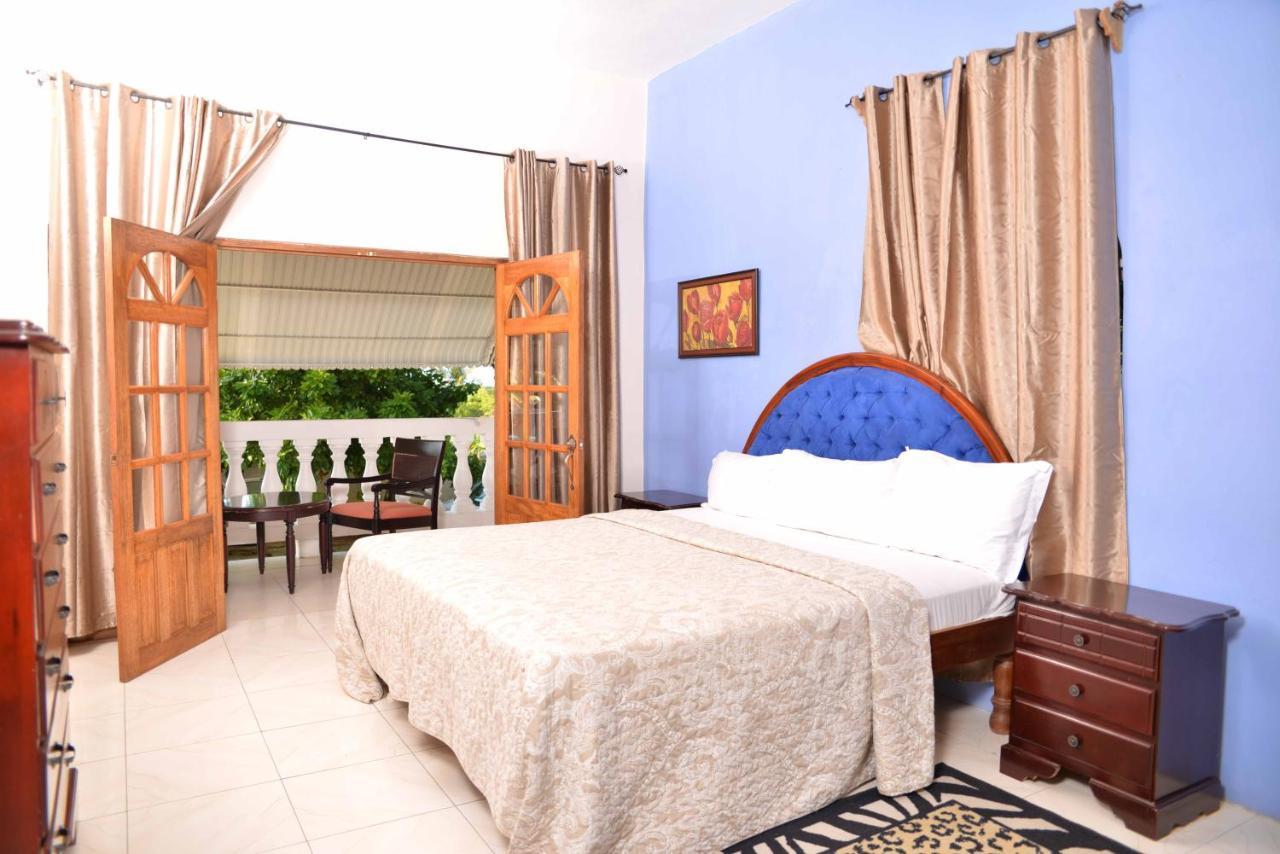 Chateau Margarita Ja Montego Bay Exteriör bild