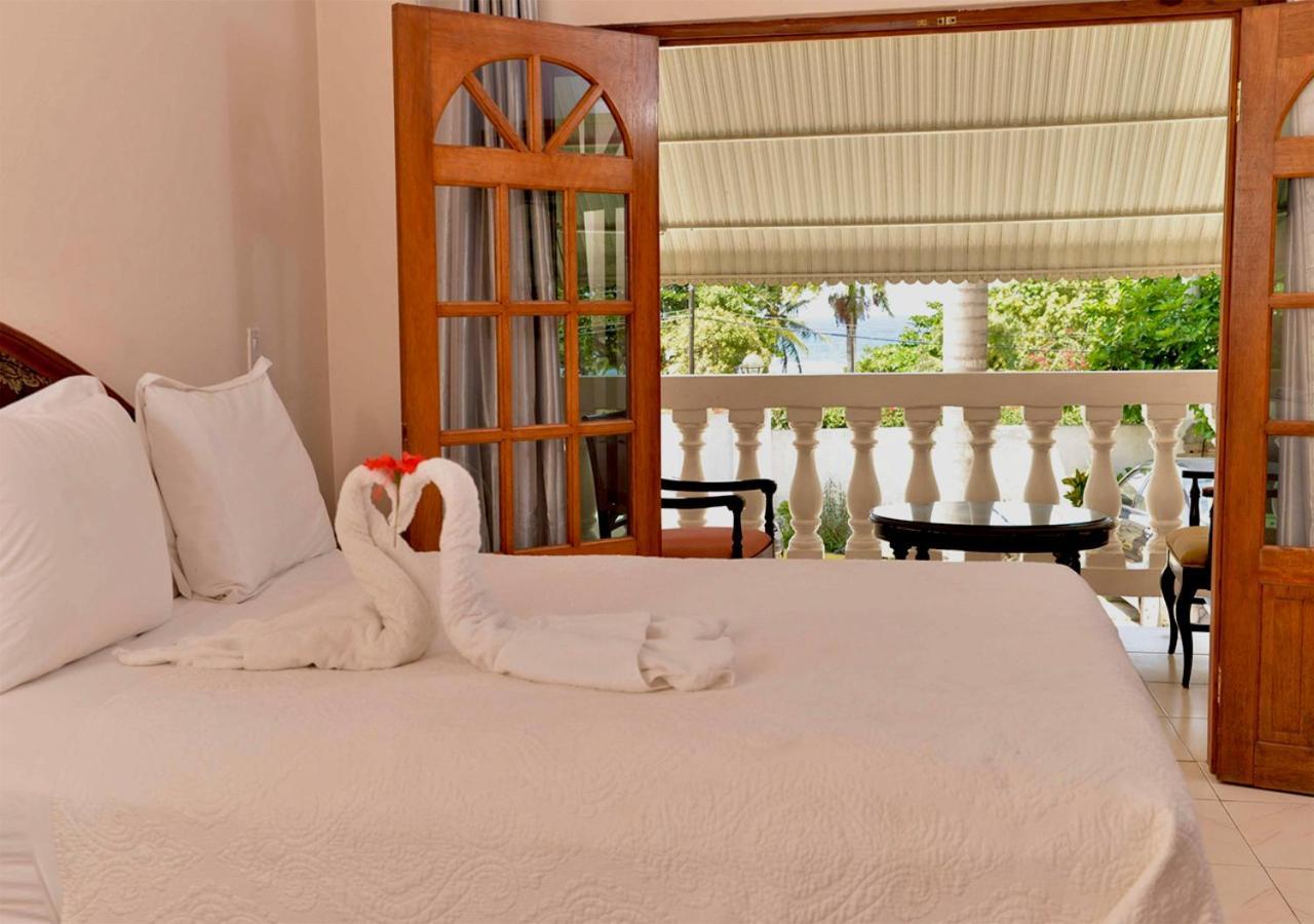 Chateau Margarita Ja Montego Bay Exteriör bild